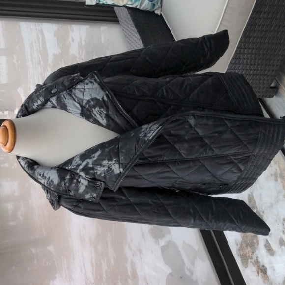 Guess Reversible Hooded Lightwear Jacket Size M - Picture 5 of 5